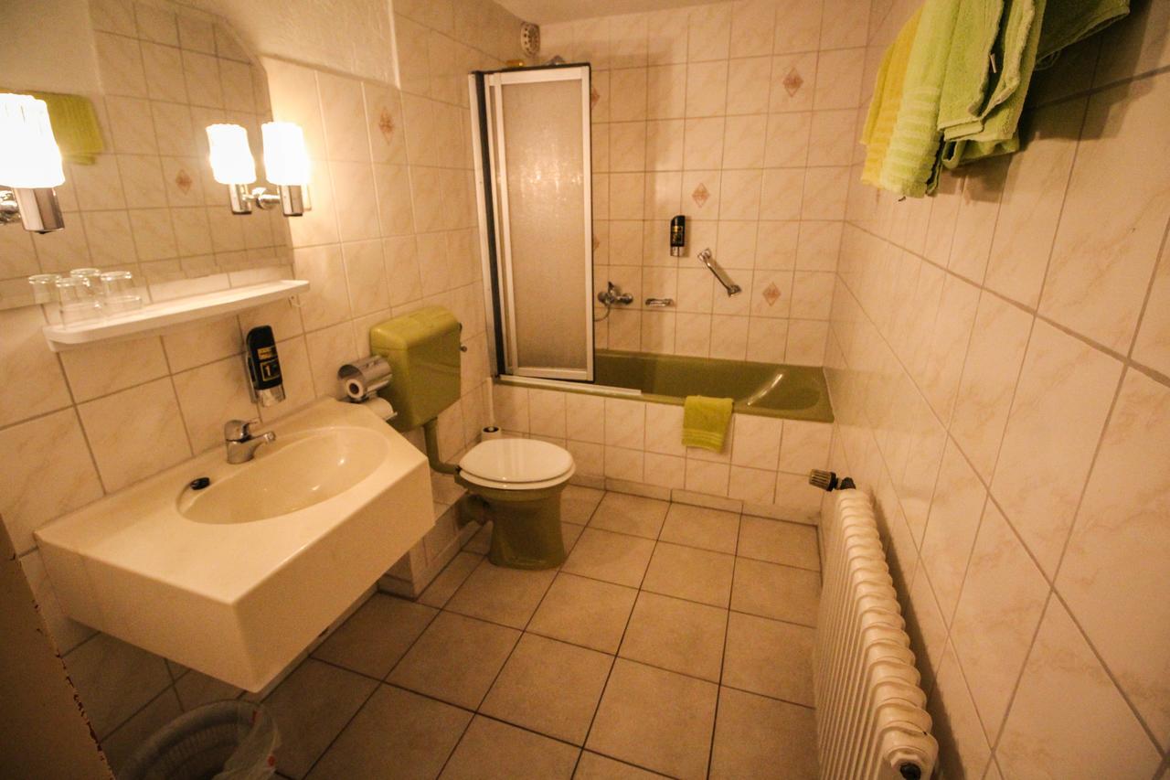 Bogensporthotel "Bad" アイゼンバッハ エクステリア 写真