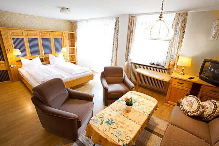 Bogensporthotel "Bad" アイゼンバッハ エクステリア 写真